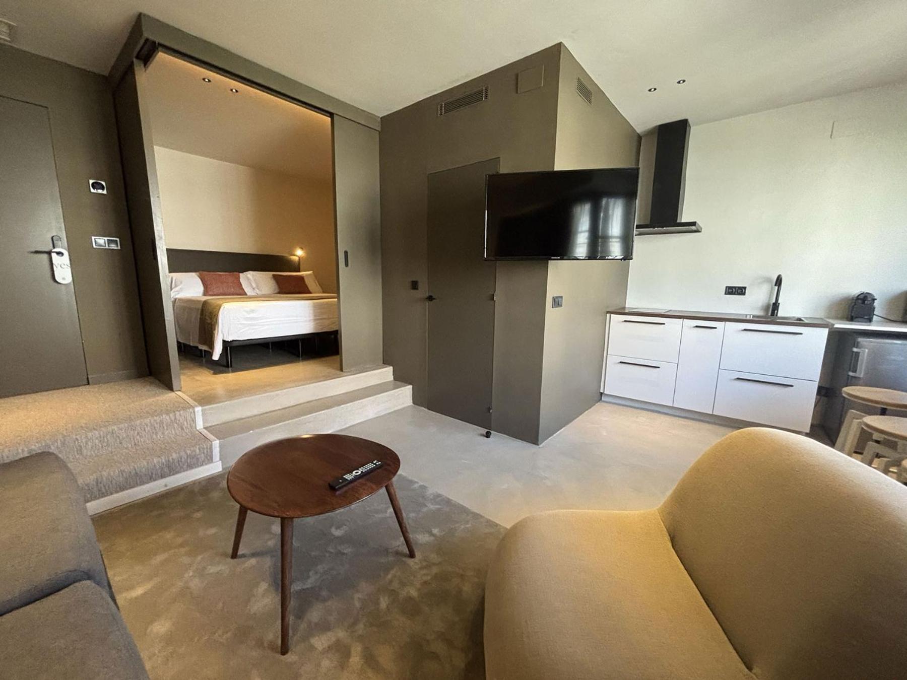 Senator Apartment *